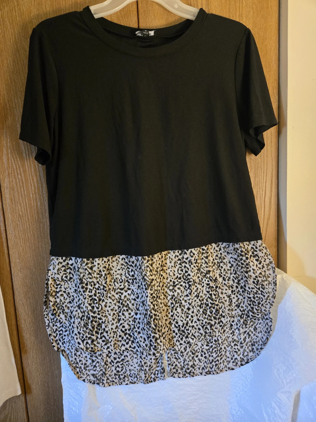 A.UW Black & Leopard Print Tunic Top - photo 2