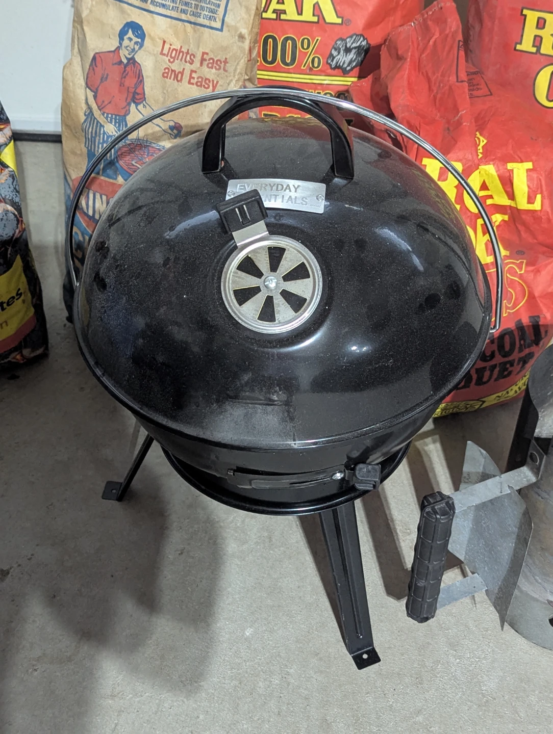 Kingsford Charcoal Briquets, Royal Oak Charcoal & Grill - photo 2