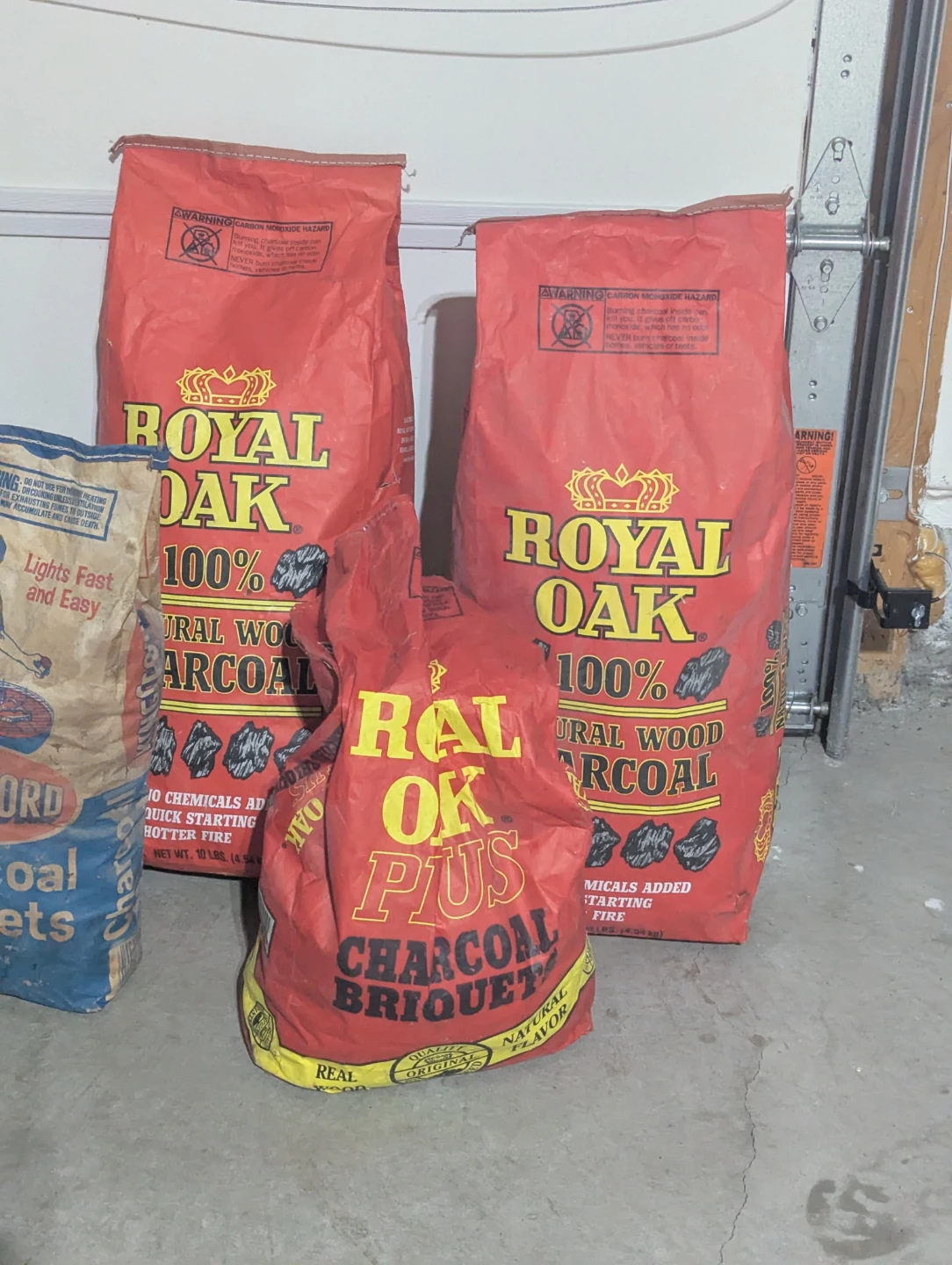 Kingsford Charcoal Briquets, Royal Oak Charcoal & Grill - photo 4