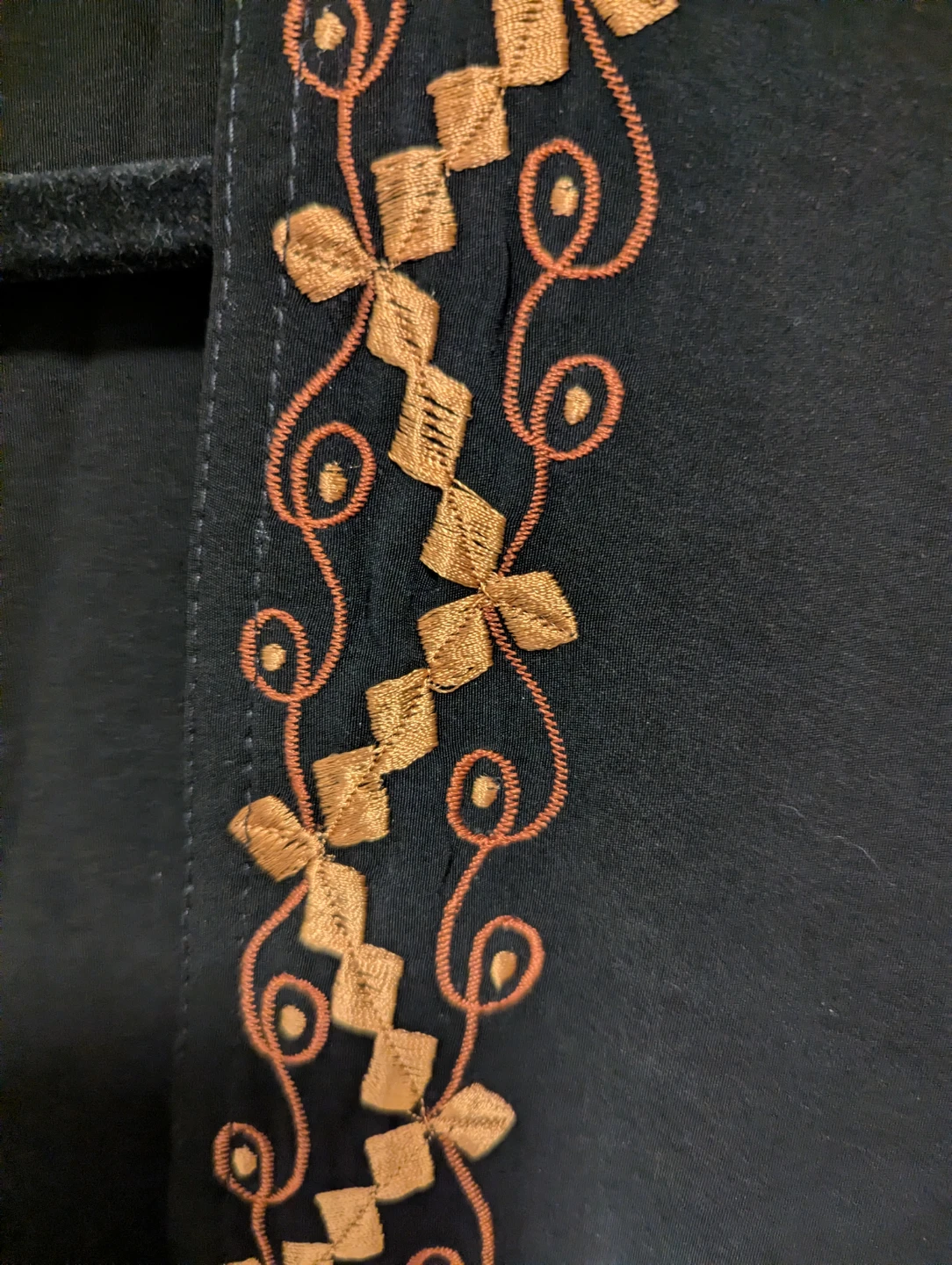 Embroidered Abayahs***Reasonable price**BRAND NEW - photo 4