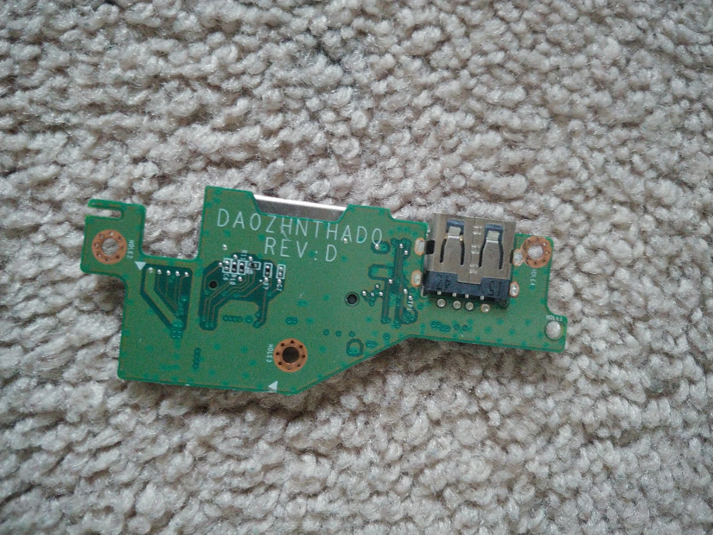 Acer Chromebook c740 series SD card reader and USB port - photo 2