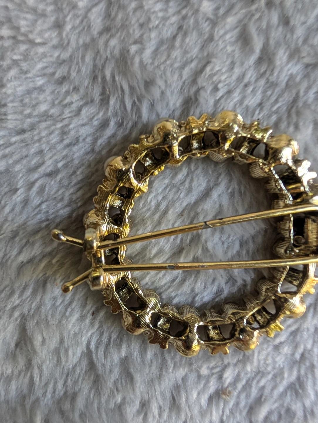 ⚽Gold Tone Wreath Brooch with Faux Pearls - photo 2