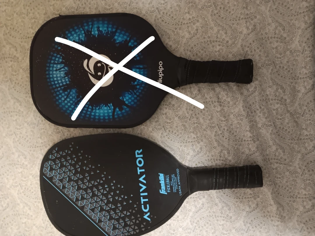 1 pickleball paddle