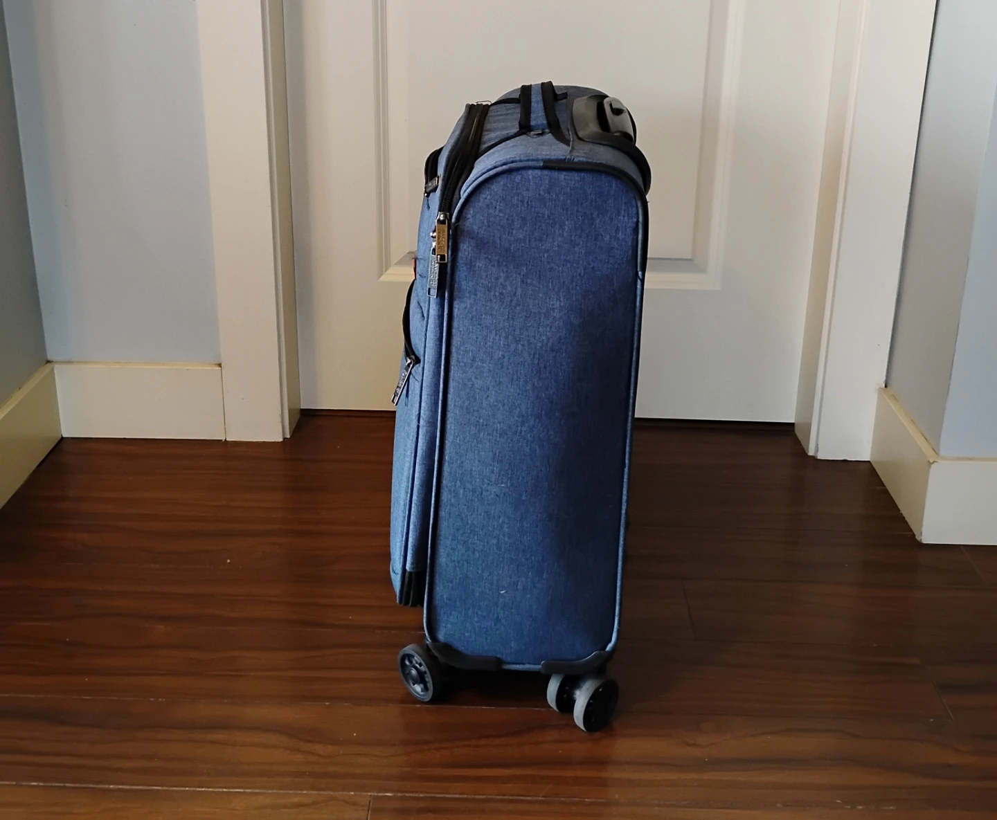 Suitcase - photo 3