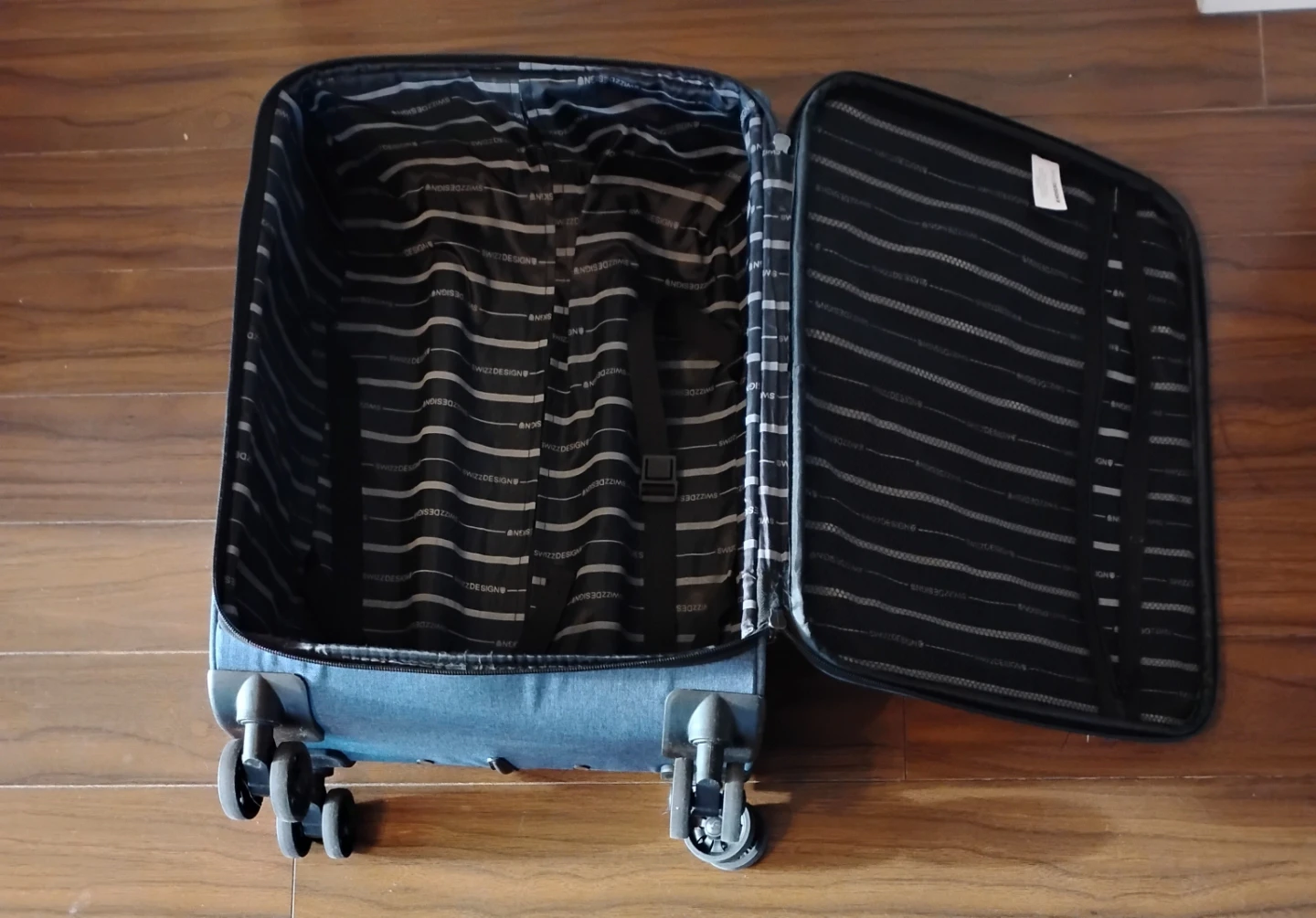 Suitcase - photo 5