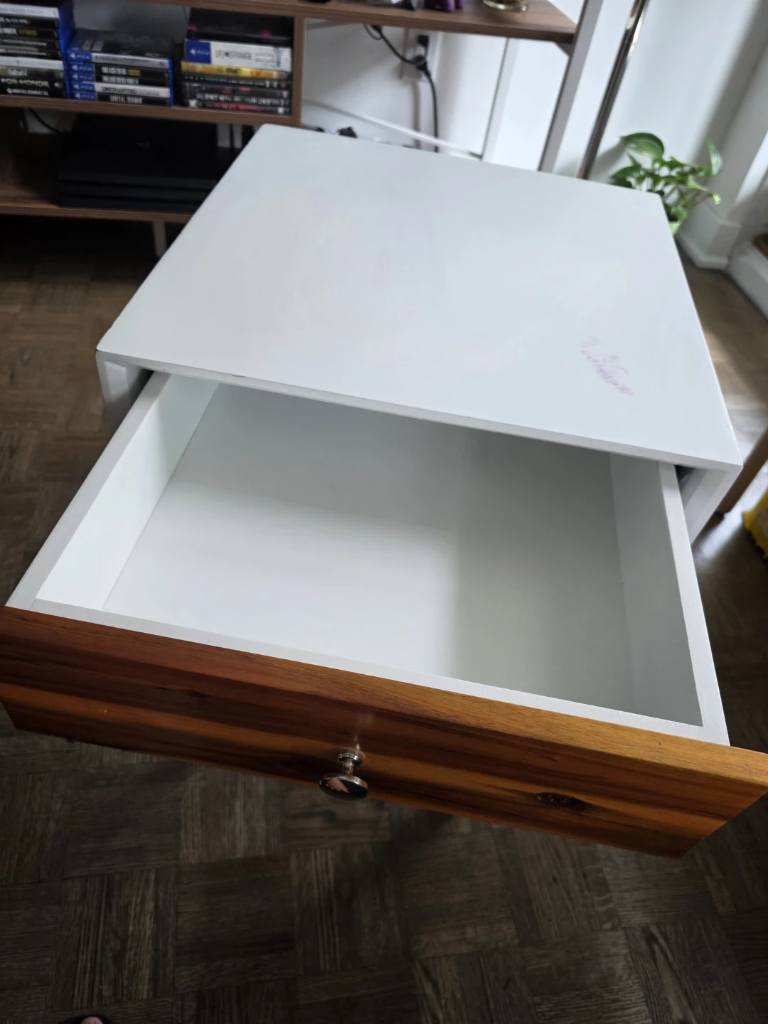 White and dark brown night stand - photo 4