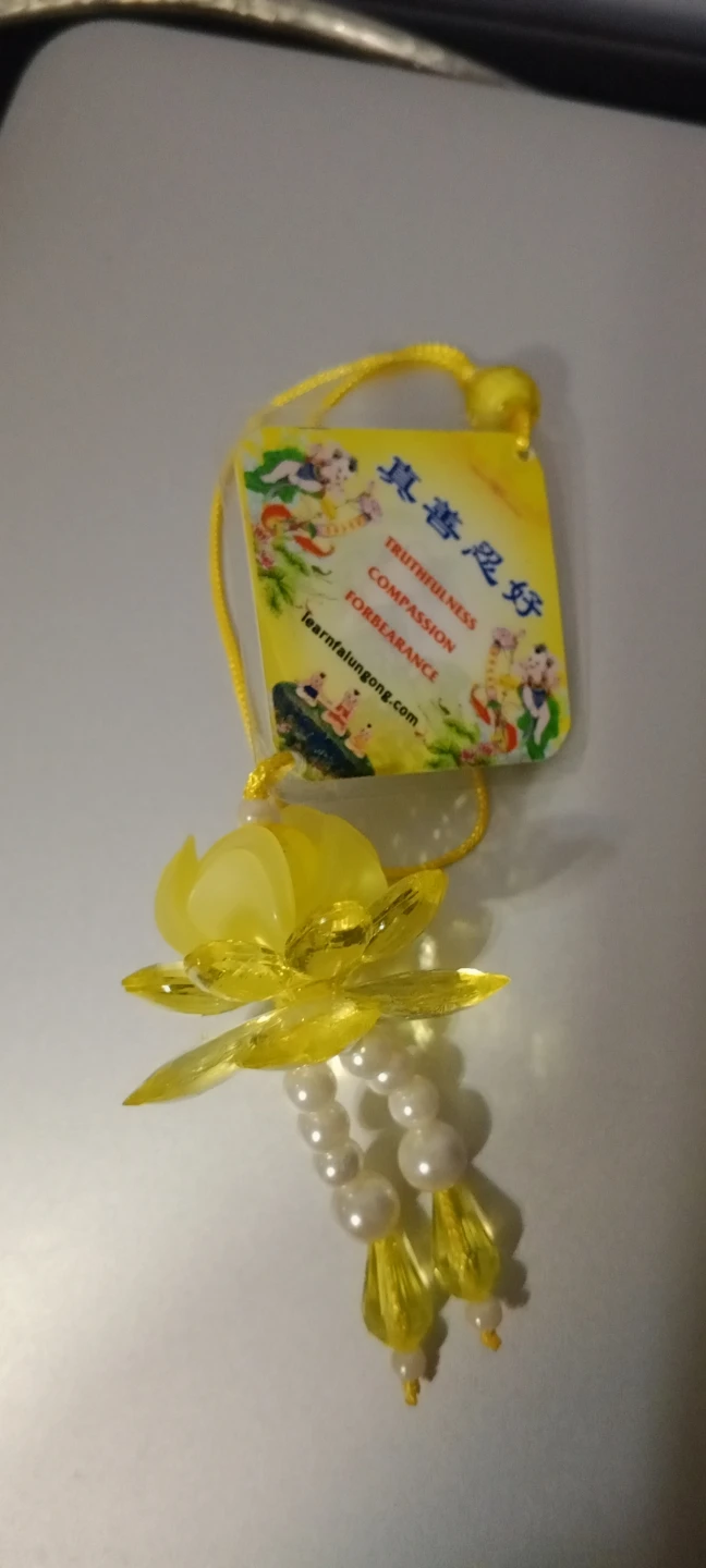 Yellow Lotus & Pearl Charm with Learn Falun Gong Tag