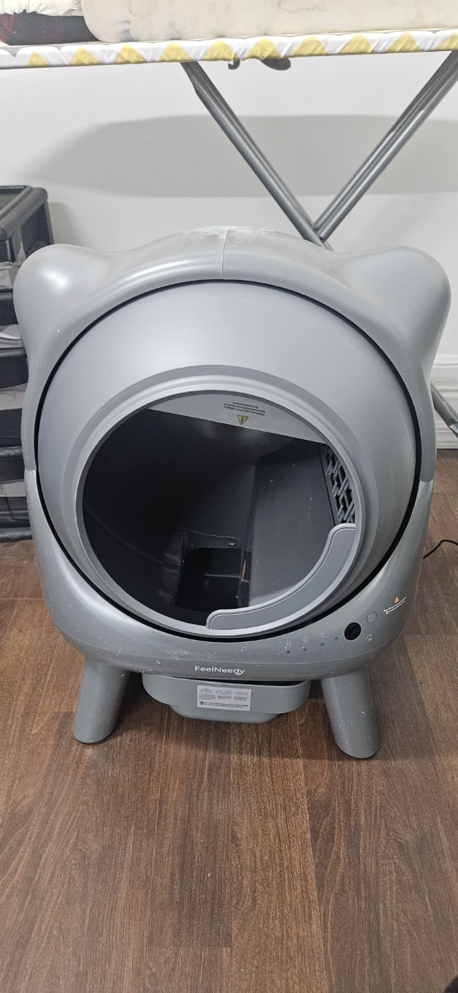 Feelneedy automatic self-cleaning cat litter box
