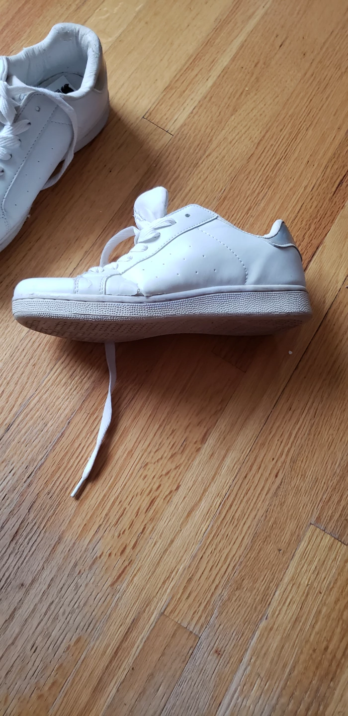 White low-top sneakers - photo 2