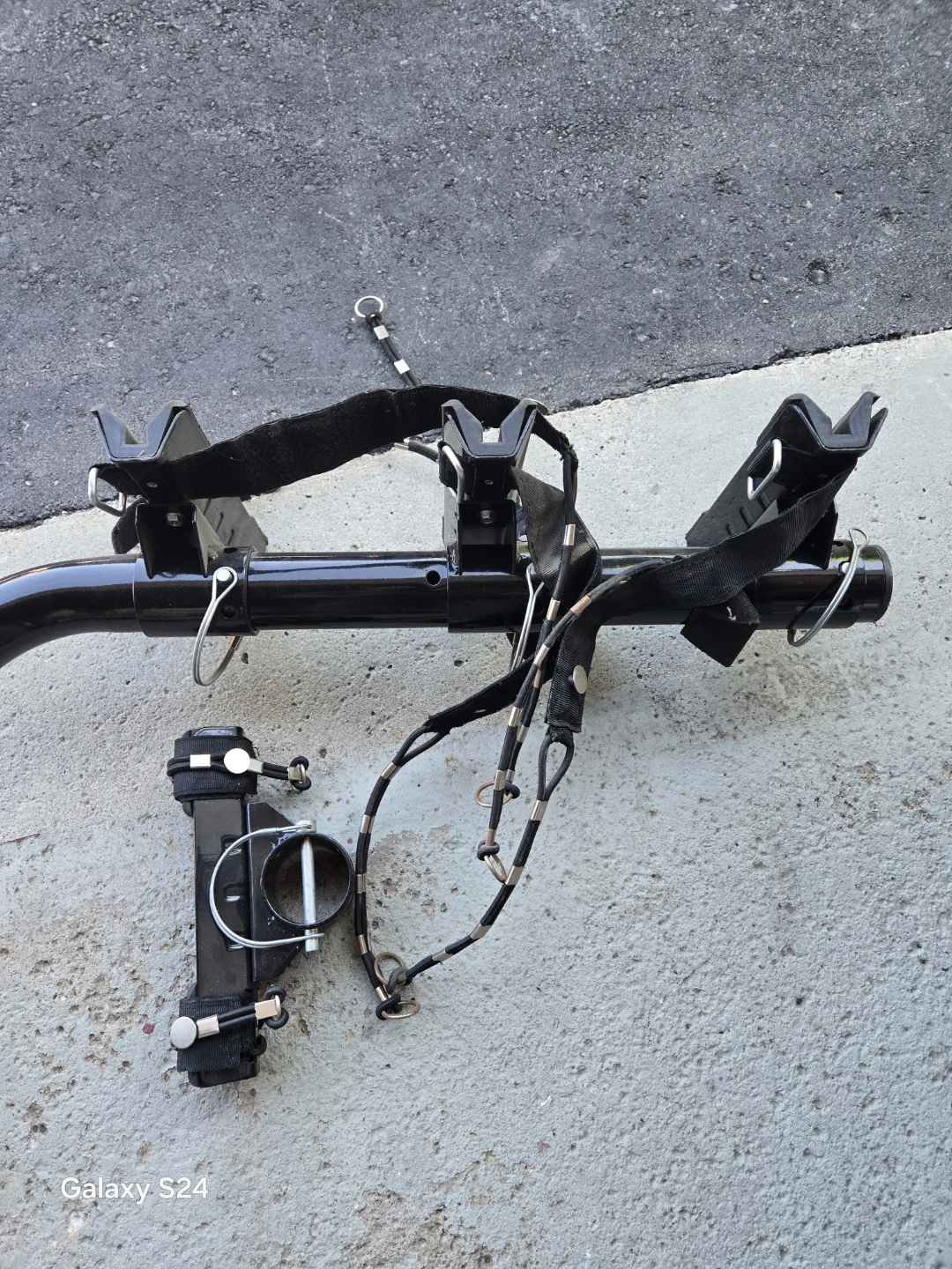 Receiver hitch bike carrier rack for up to 4 bikes - photo 4