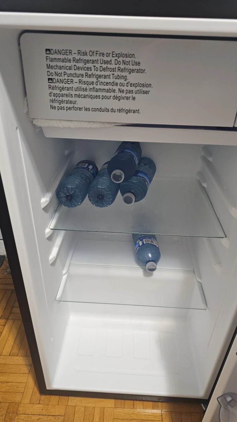 Hamilton Beach Mini Fridge - photo 3