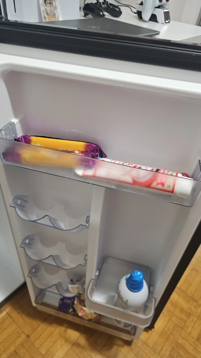 Hamilton Beach Mini Fridge - photo 4