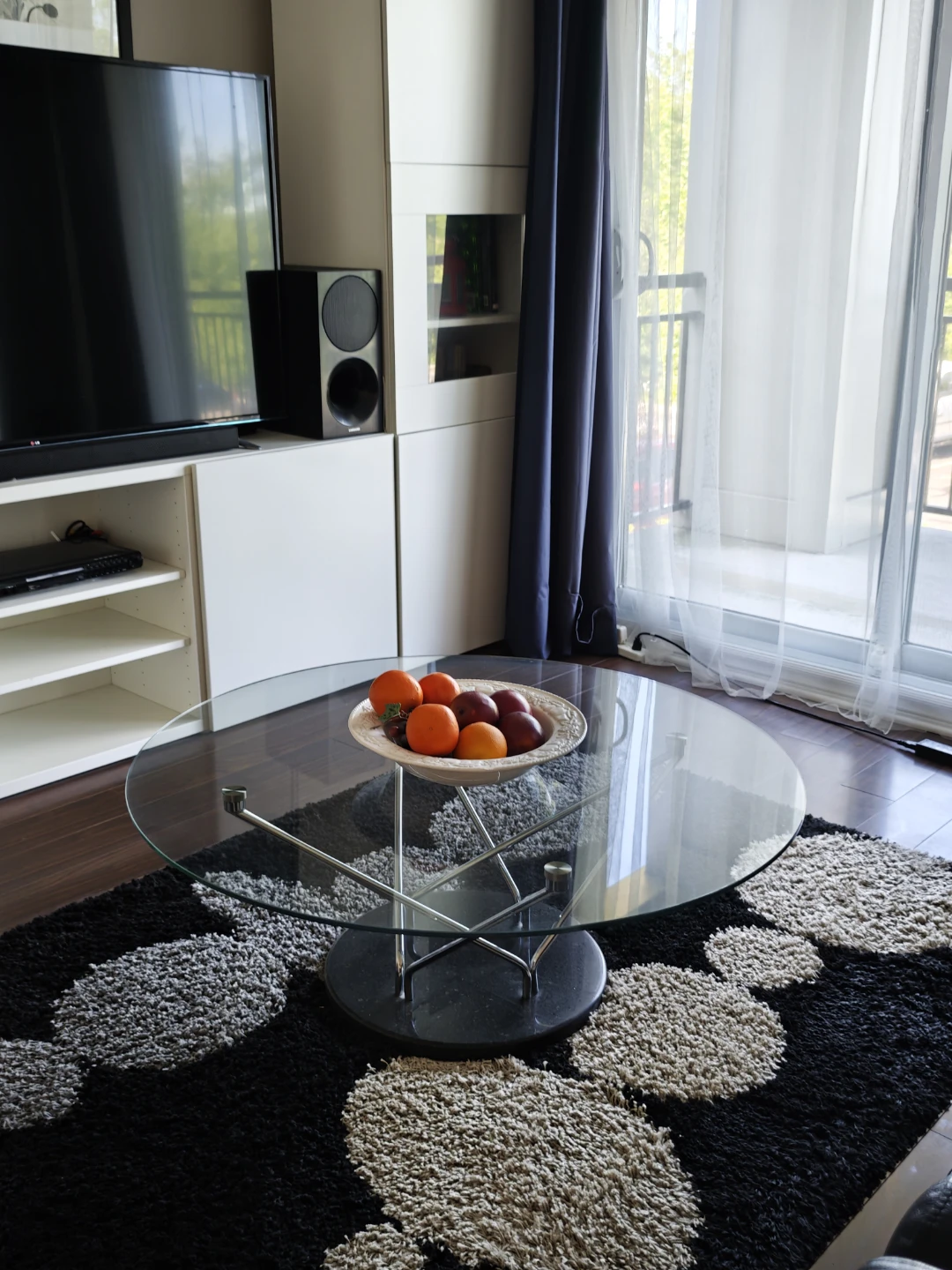 Moving Sale - Glass top coffee table - 100 cm - photo 2