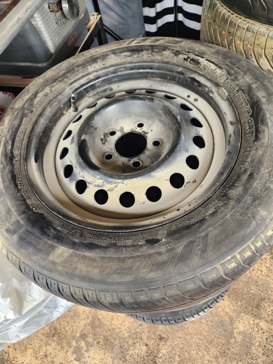 Michelin Tire with Rim - 215/65 R 16. 4 USED TIRES & RIMS