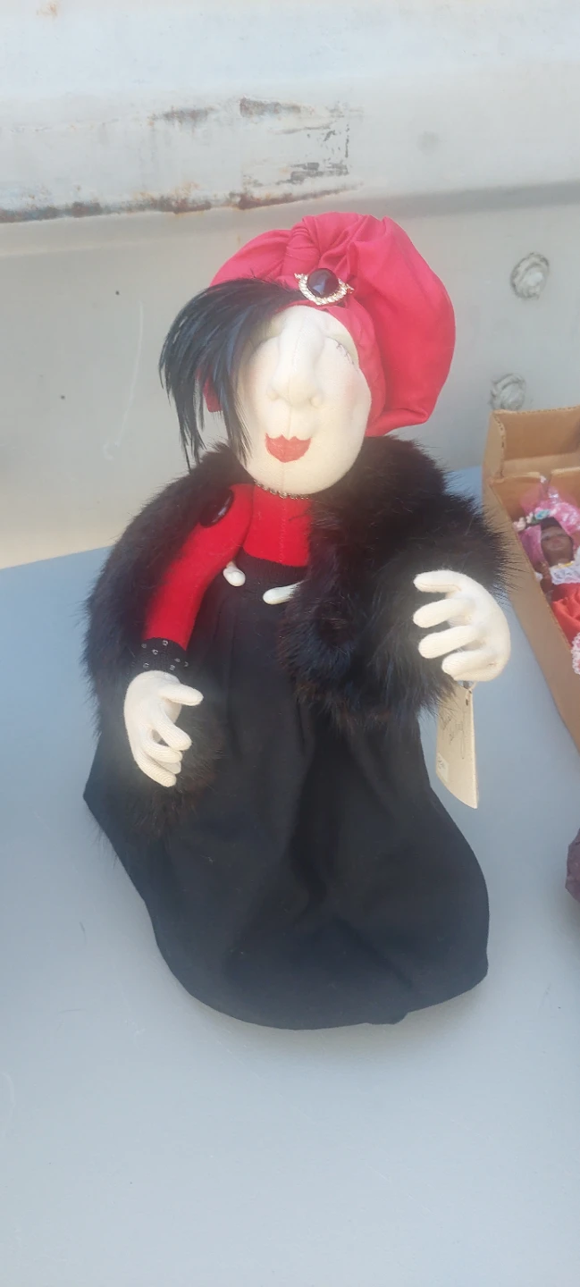 Roberta McLaren Collectible Doll with Red Hat and Fur Scarf - photo 2