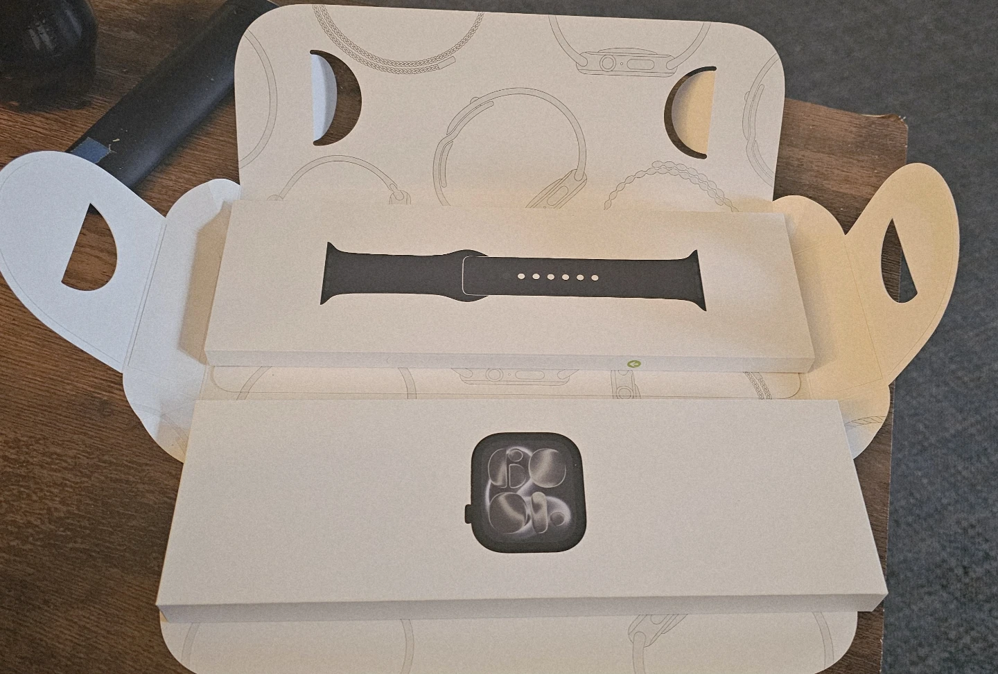 Apple Watch Series 11, 42mm, Jet Black
