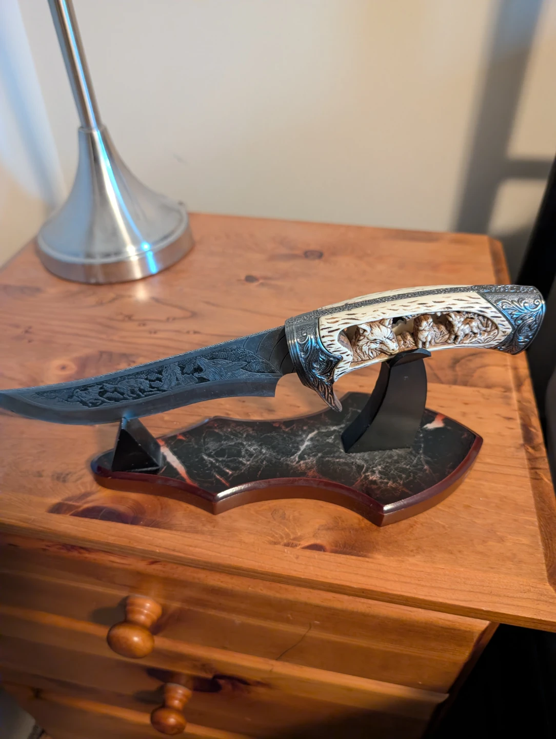 Decorative Wolf Carving Knife with Display Stand - photo 2