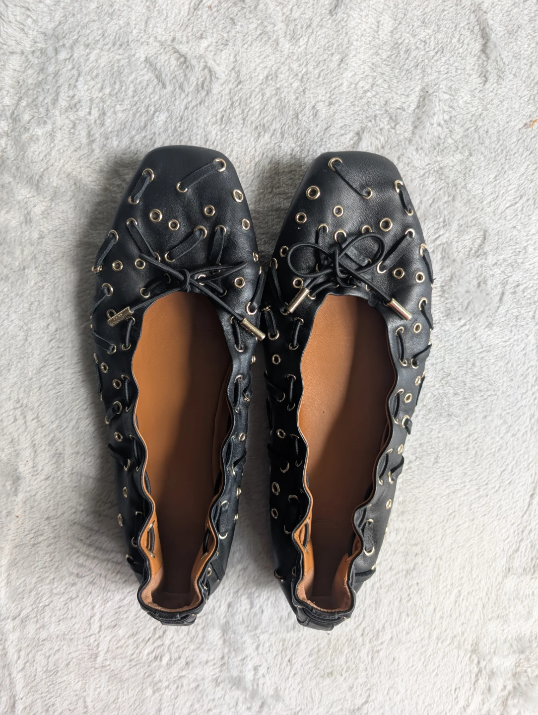 ⚽Chloé Black Leather Oracia Grommet Ballet Flats – Size 39.5