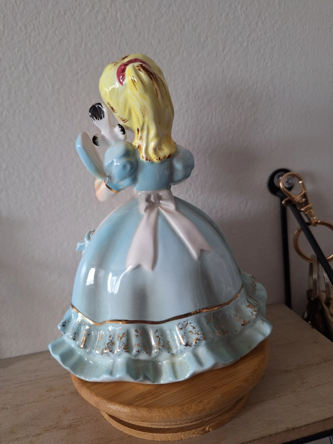 Vintage Ceramic Girl Figurine with Mirror - photo 2