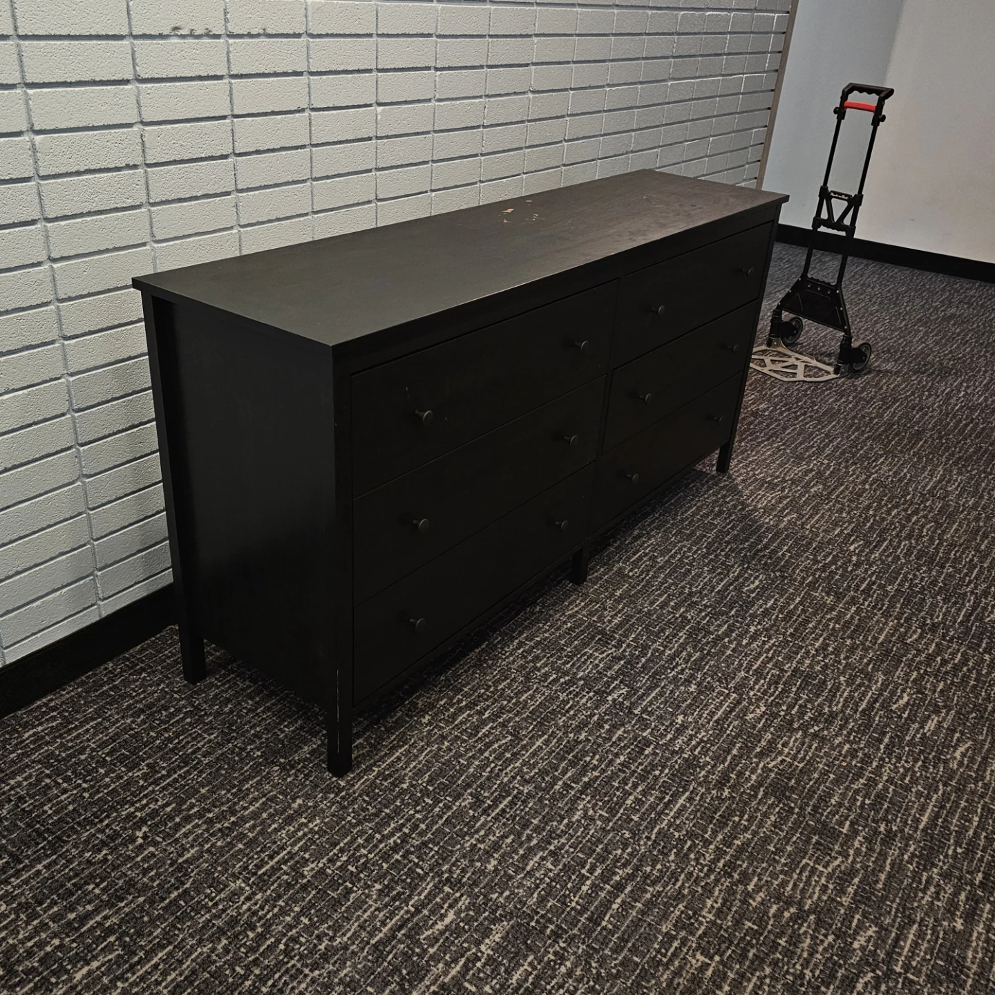Delivery Available: Dresser Chest of 6 Drawers - photo 2