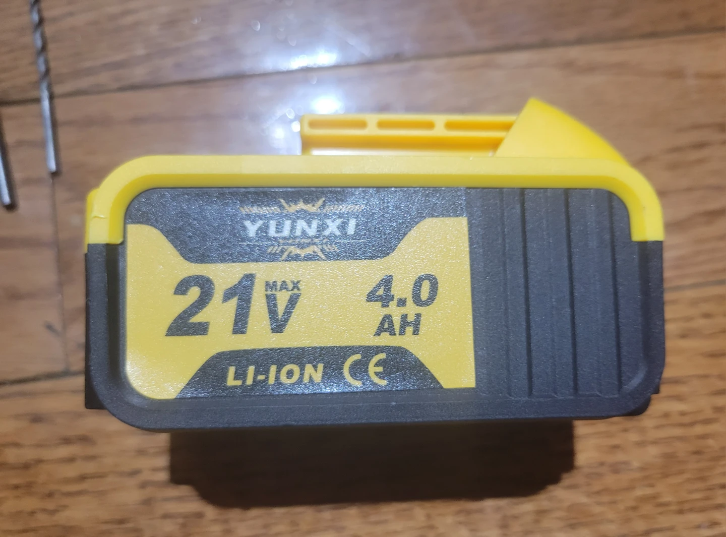 NEW Hammer Drill with 2 Batteries 4.0Ah, Charger & accessories - photo 2