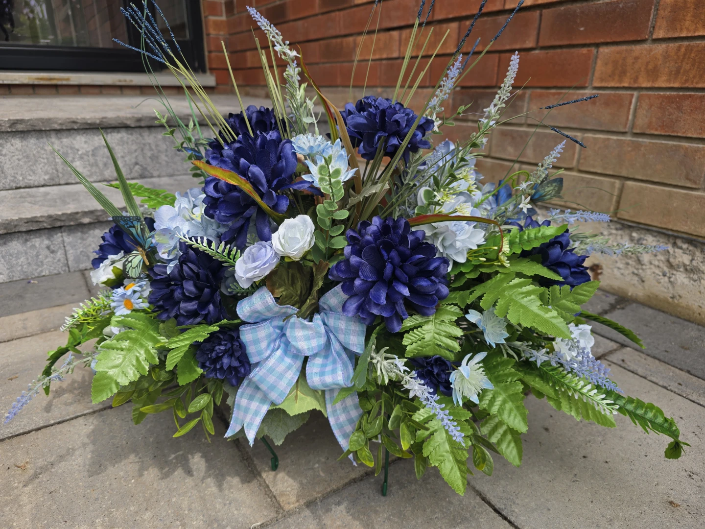 Artificial Flower saddle with Blue and White Flowers