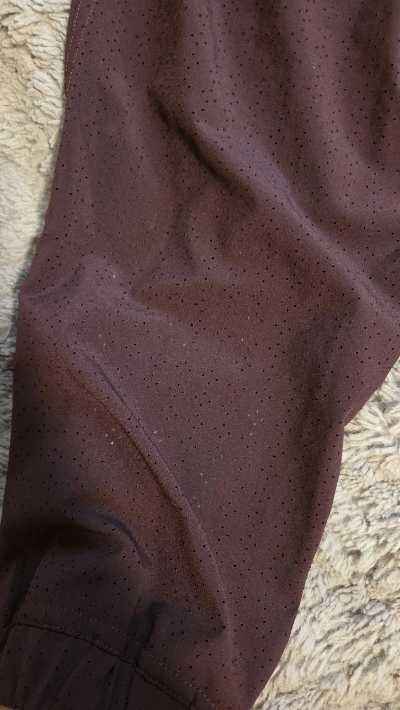 Lululemon Burgundy Perforated Joggers Size 4 - photo 2