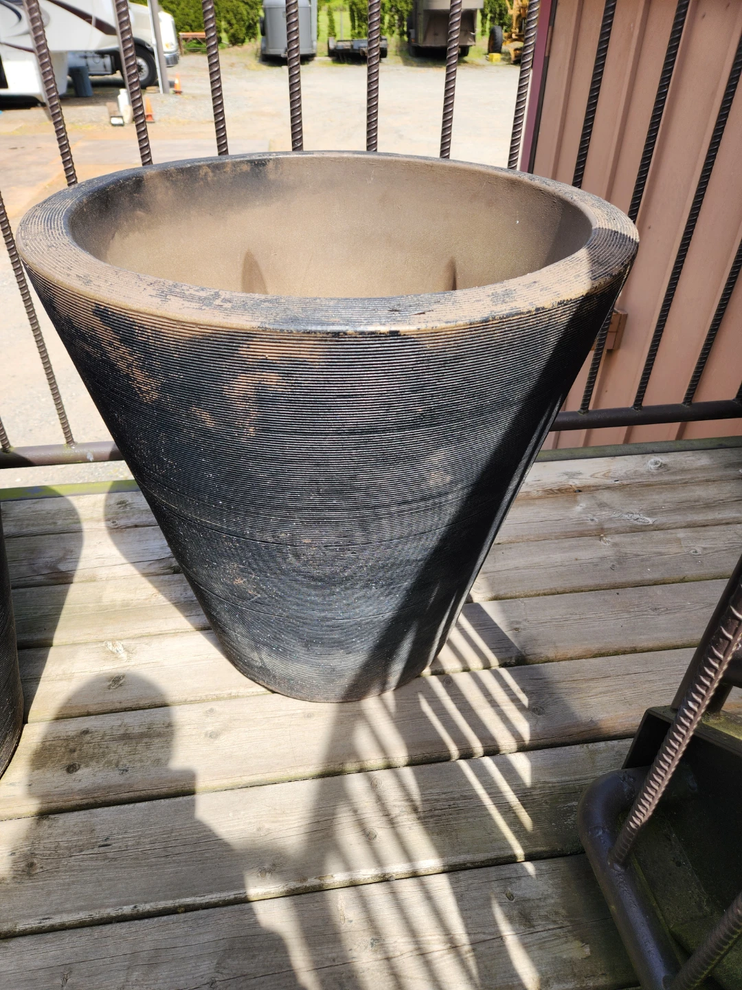 2x Large Textured Planter Pot - photo 2