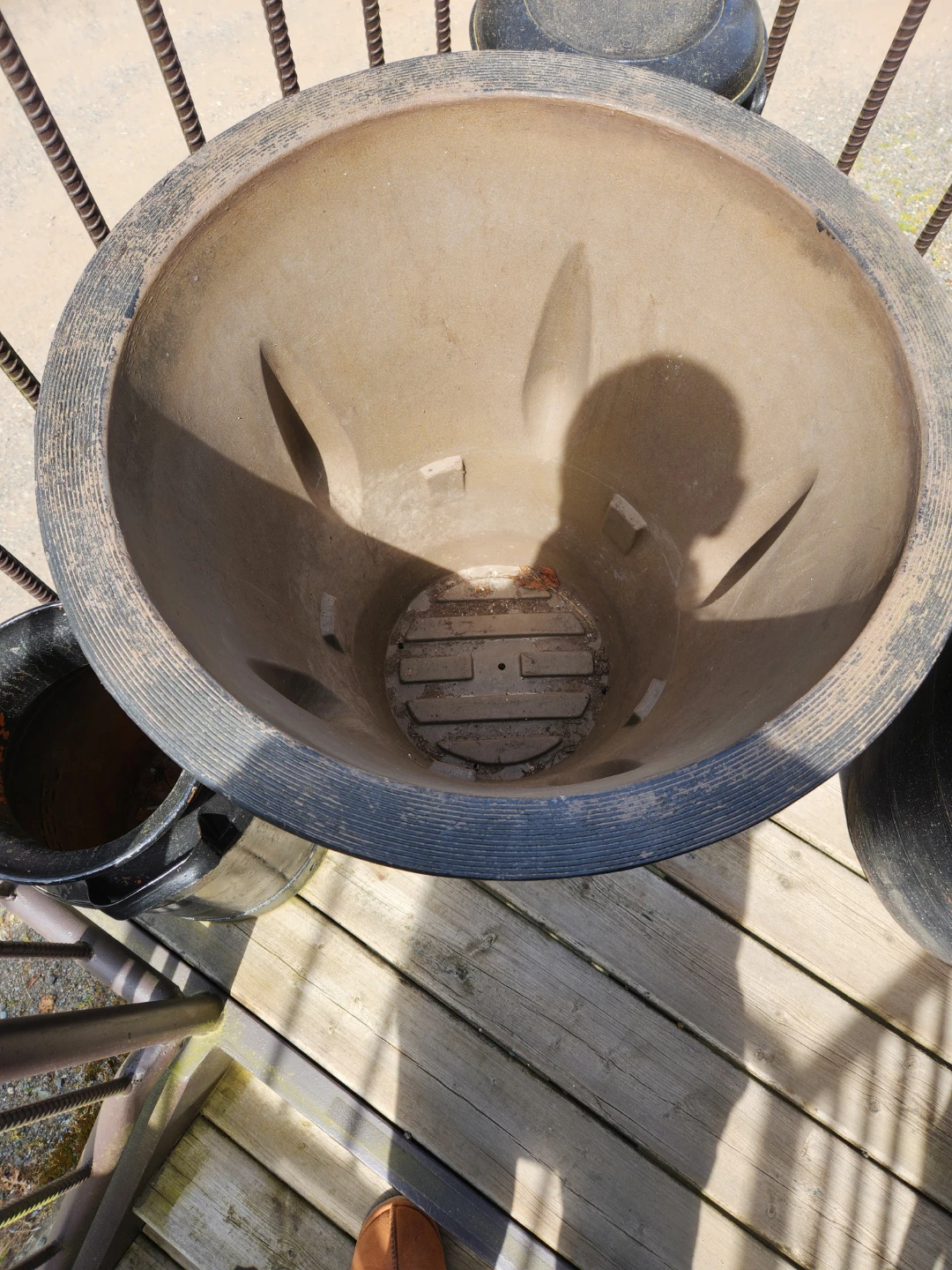 2x Large Textured Planter Pot - photo 4