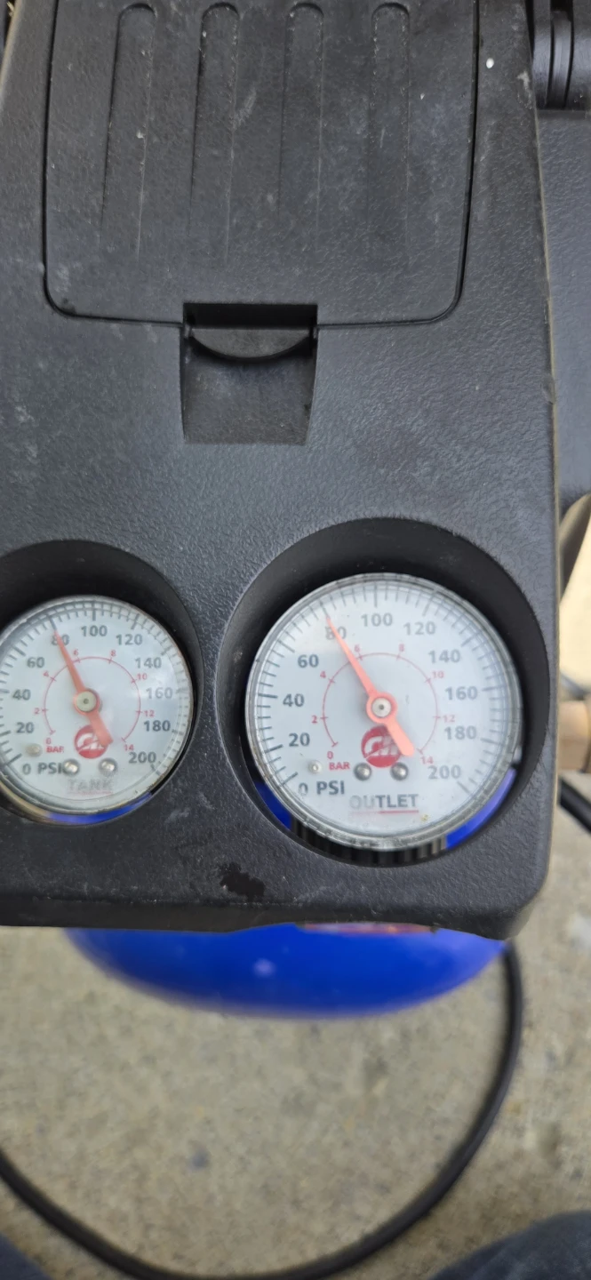 Campbell Hausfeld 2 Gallon Air Compressor - photo 4