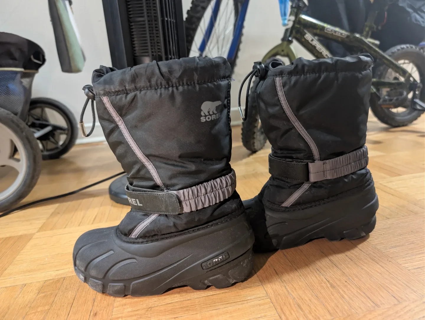 Moving Sale - Sorel Youth Snow Boots - photo 3