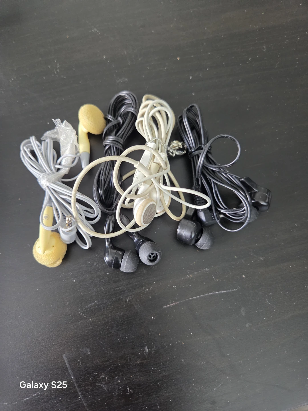 Assorted Earbuds - photo 3