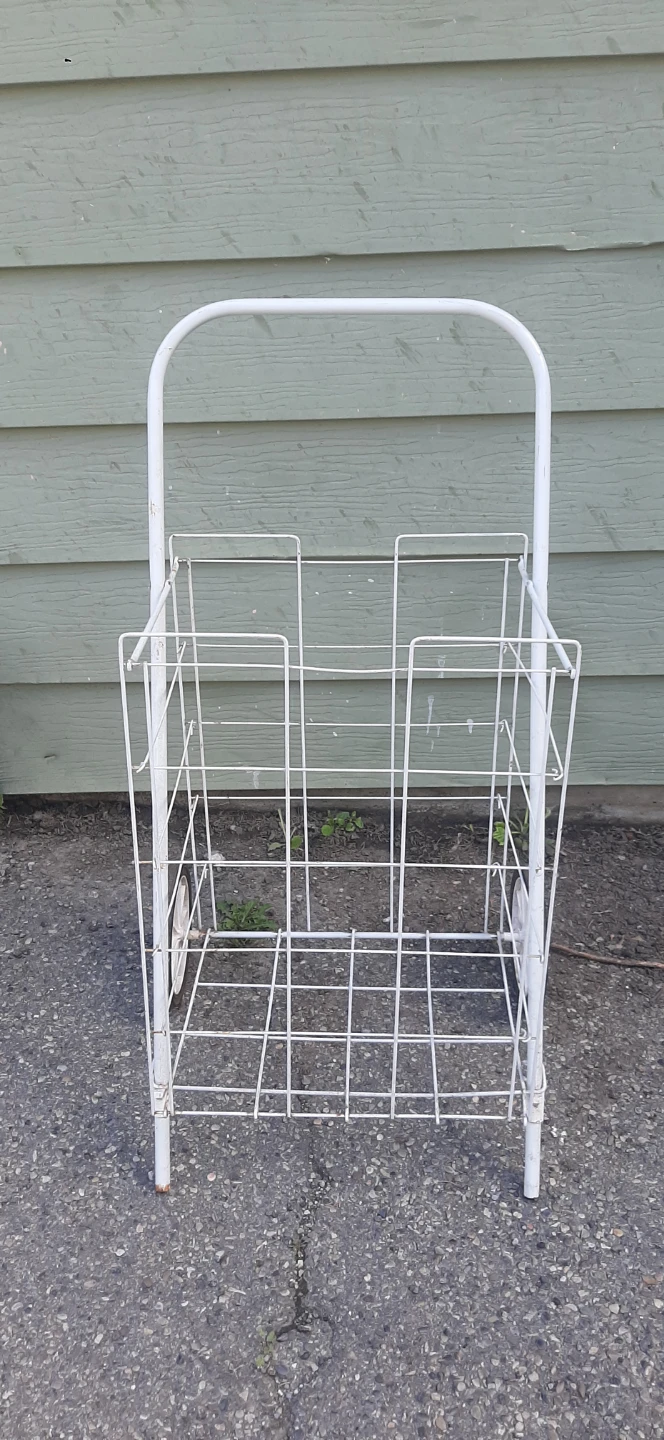 White Wire Shopping Trolly READ DESCRIPTION ON SIZE