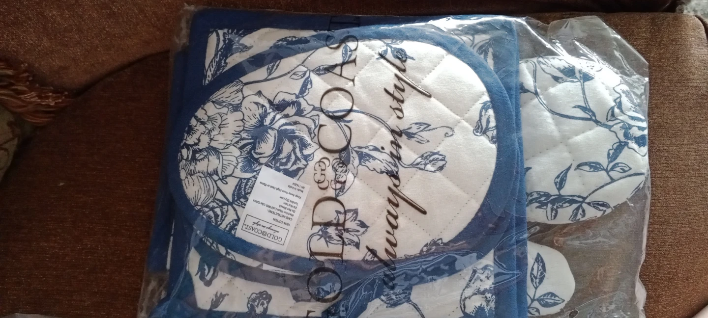 Gold Coast 100% Cotton Oven Mitts and Pot Holders Set