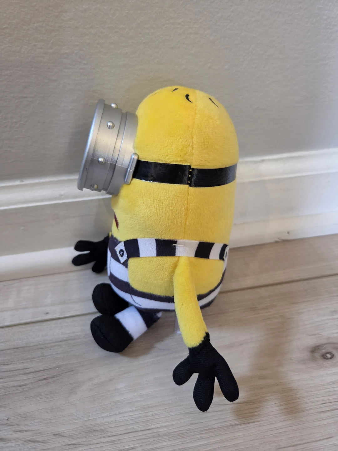 Despicable Me 3 Prisoner Jailbird Carl the Minion Plush 7" 2017 - photo 4