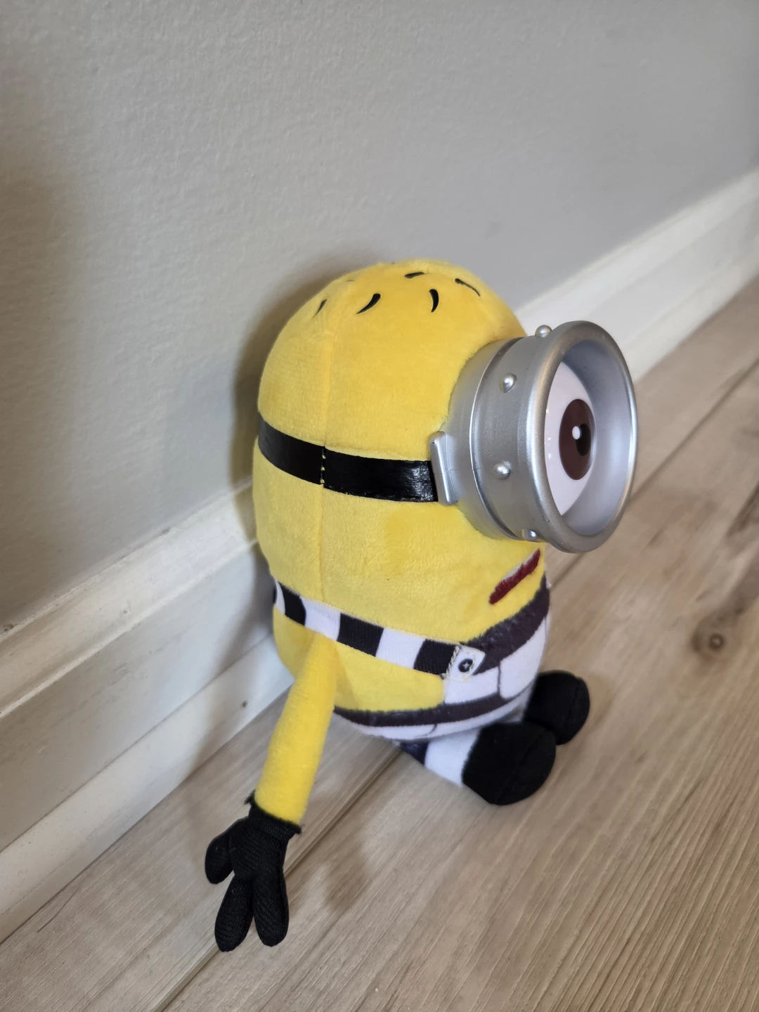Despicable Me 3 Prisoner Jailbird Carl the Minion Plush 7" 2017 - photo 5
