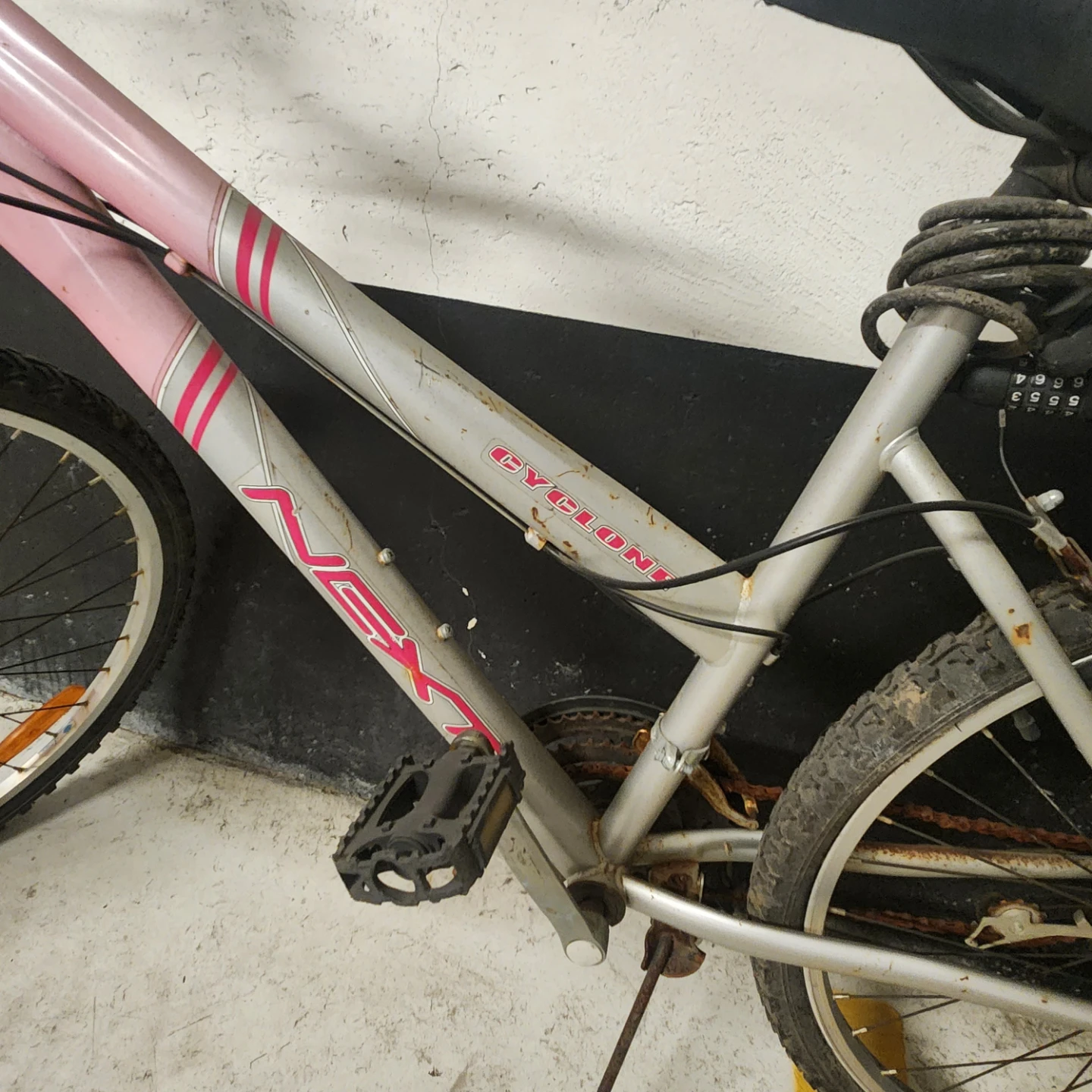 NEX Cyclone Pink and Silver Mountain Bike - photo 2