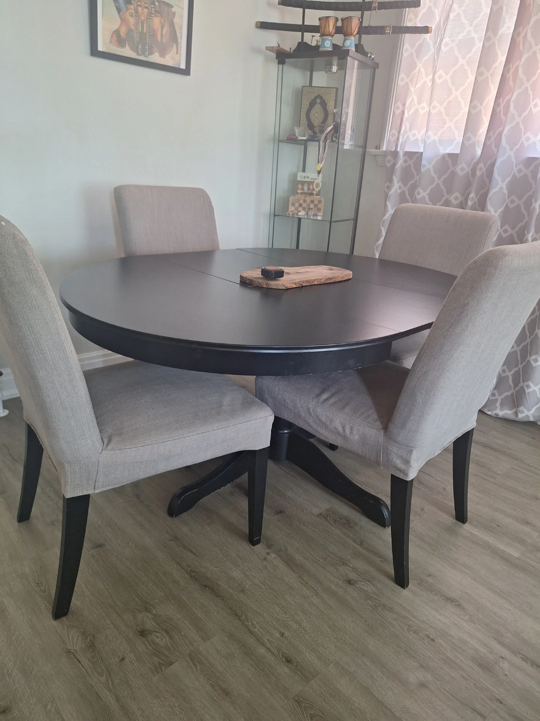 Round Dining Table with 4 Chairs