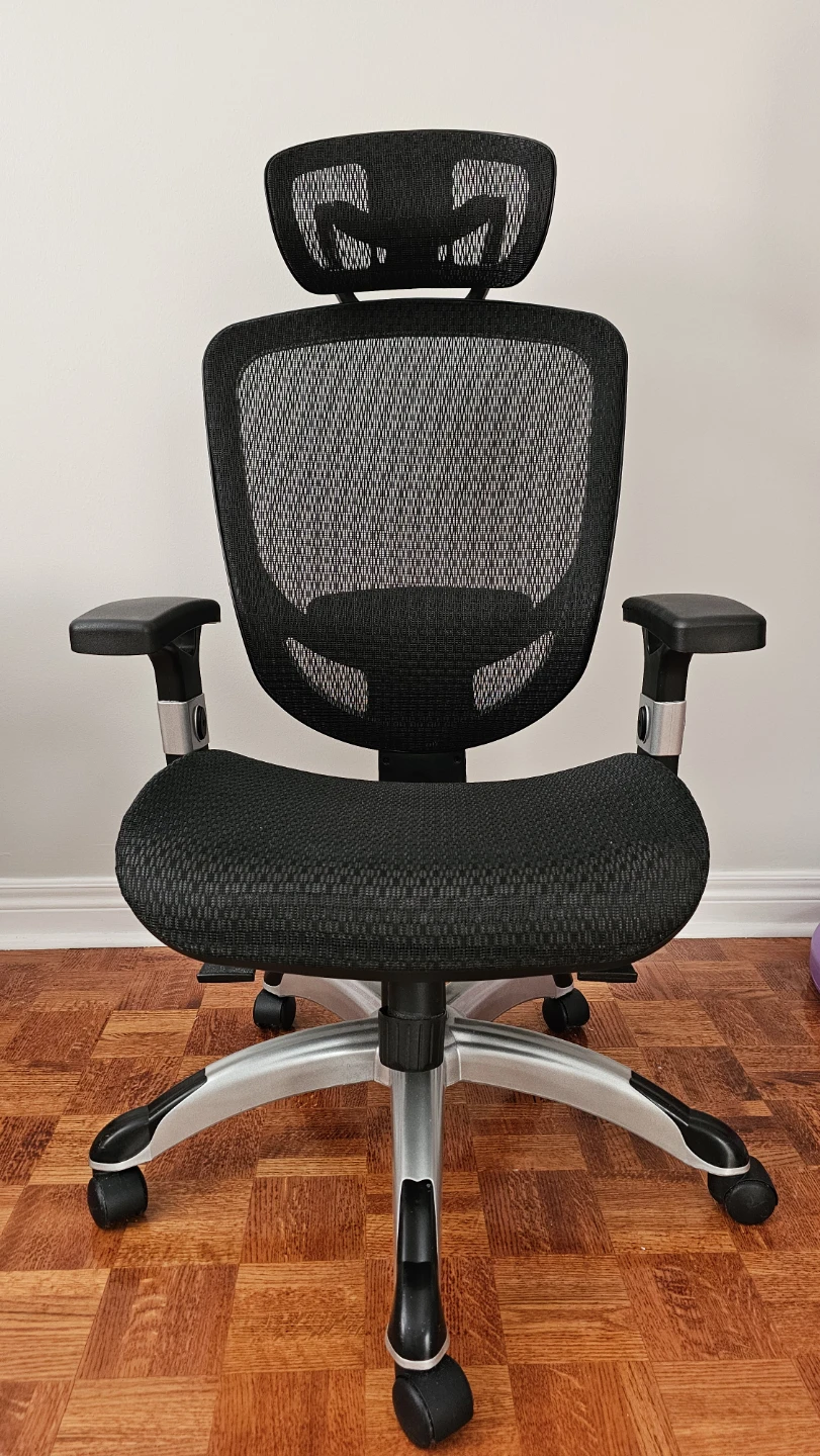Staples Hyken Ergonomic Mesh Swivel Task Chair - Black