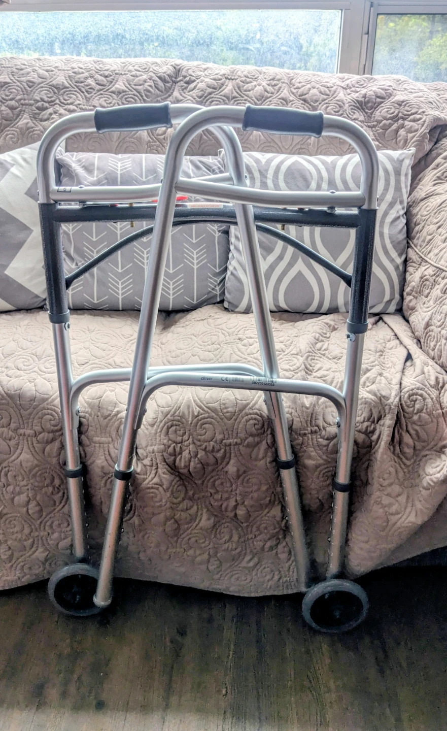Drive Medical Deluxe Two Button Folding Walker - photo 2