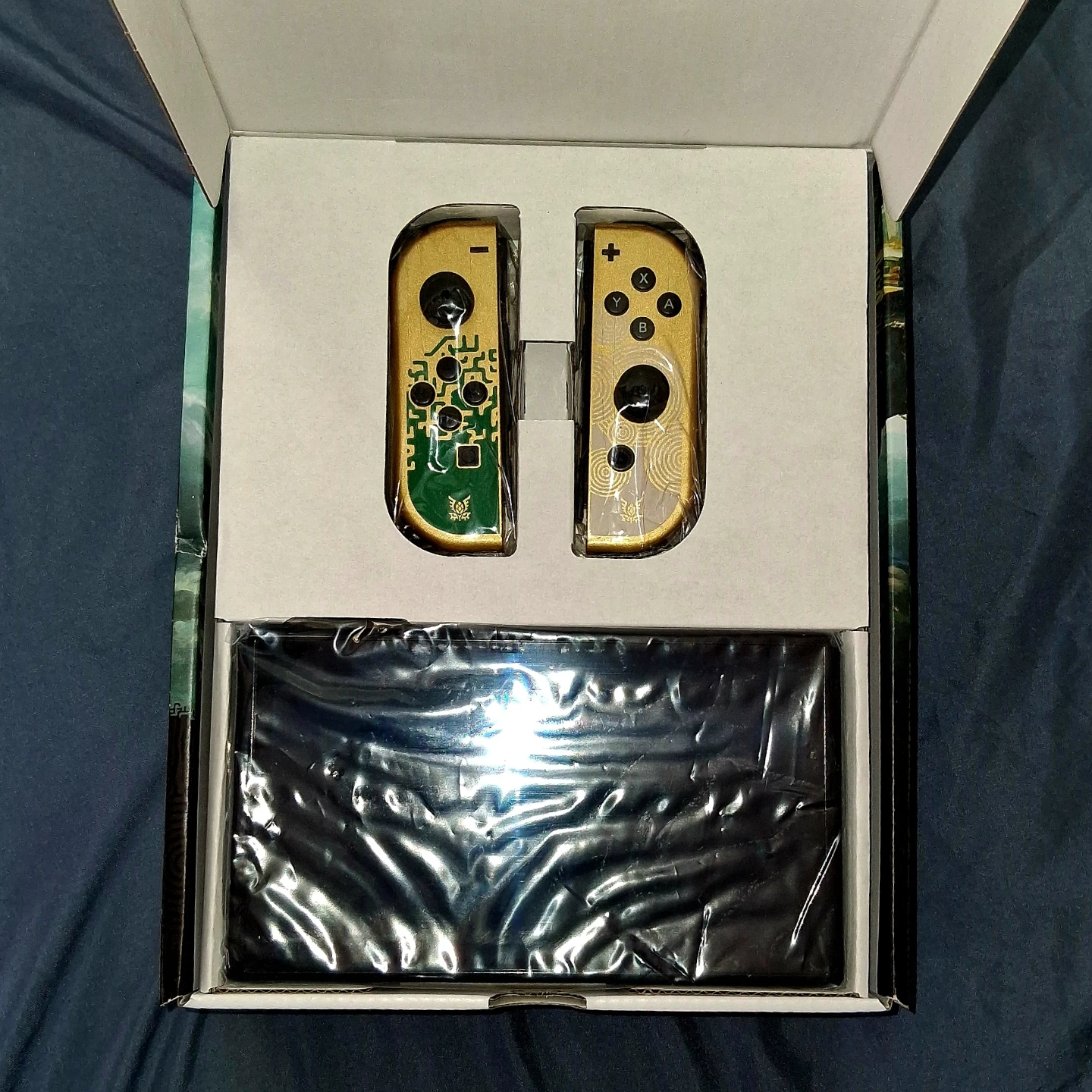 Nintendo Switch OLED Zelda Bundle – Complete Setup