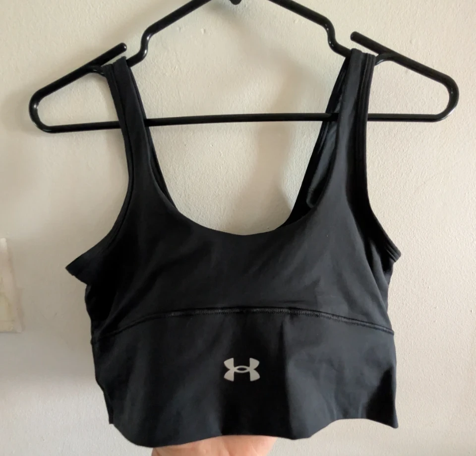⚽ Under Armour Black Sports Bra size S with built in bra - photo 2