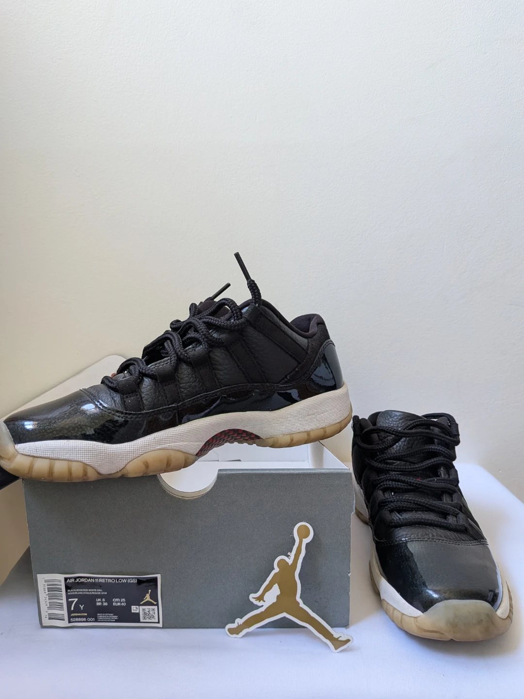 Air Jordan 11 Retro Low GS Black/Red