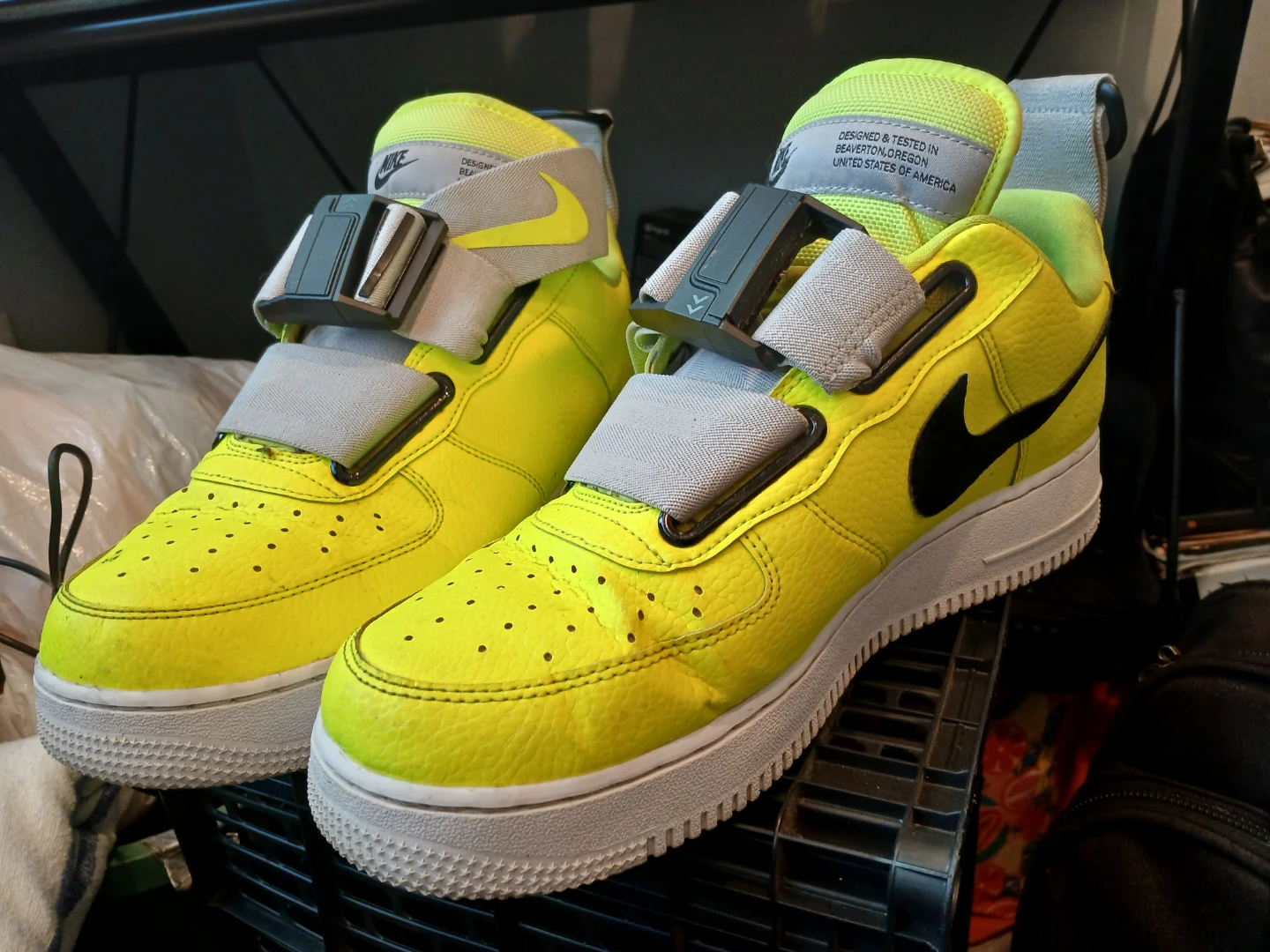 Nike Air Force 1 High Utility Volt Black