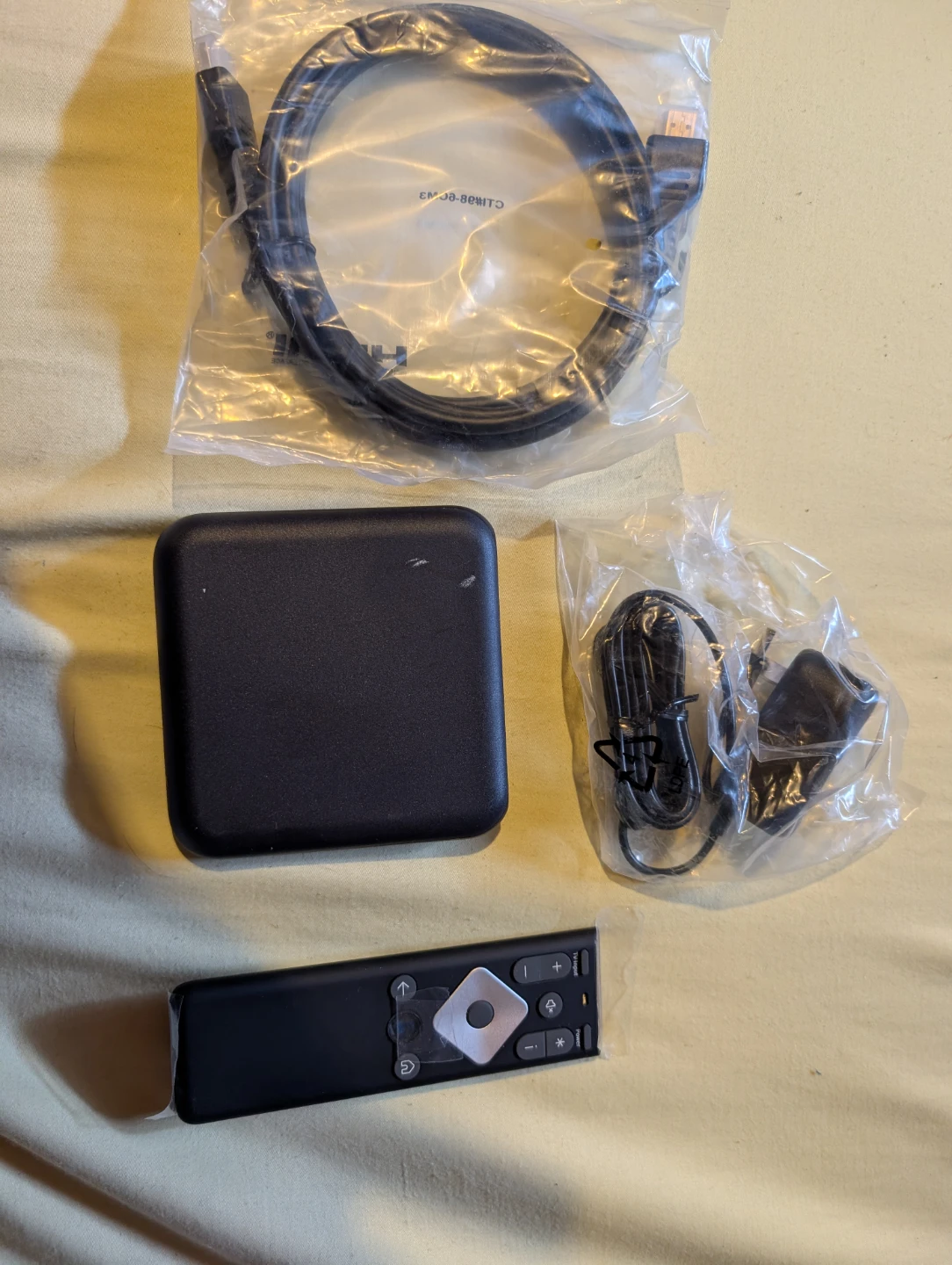 Black Streaming Box with Remote and Cables for shaw/rogers