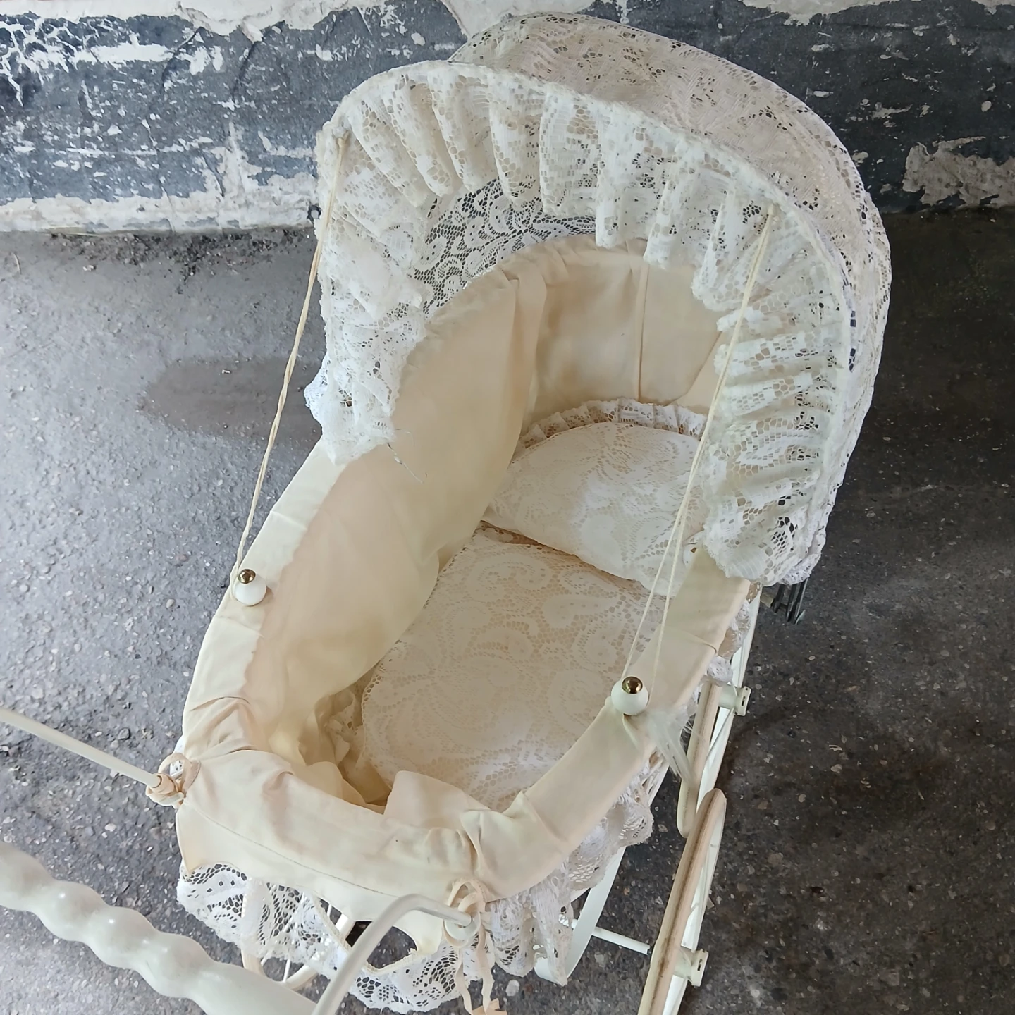 Vintage Wicker doll pram - photo 3