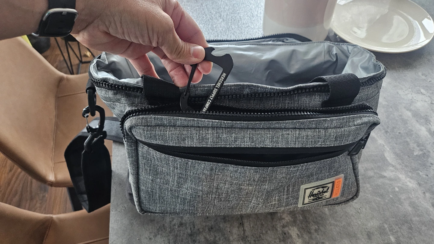 Herschel Supply Co. Insulated Lunch Bag - photo 2
