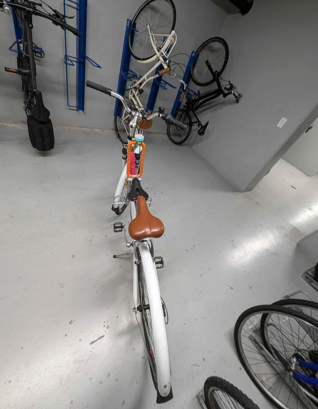 7 speed - 700c Woman's Bike with U-Rider kid's attachment - photo 2