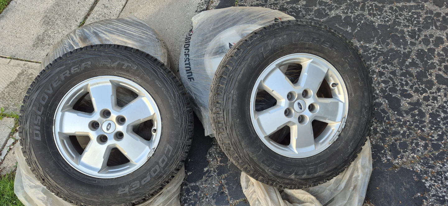 Cooper Discoverer A/T Tires on Rims - photo 2