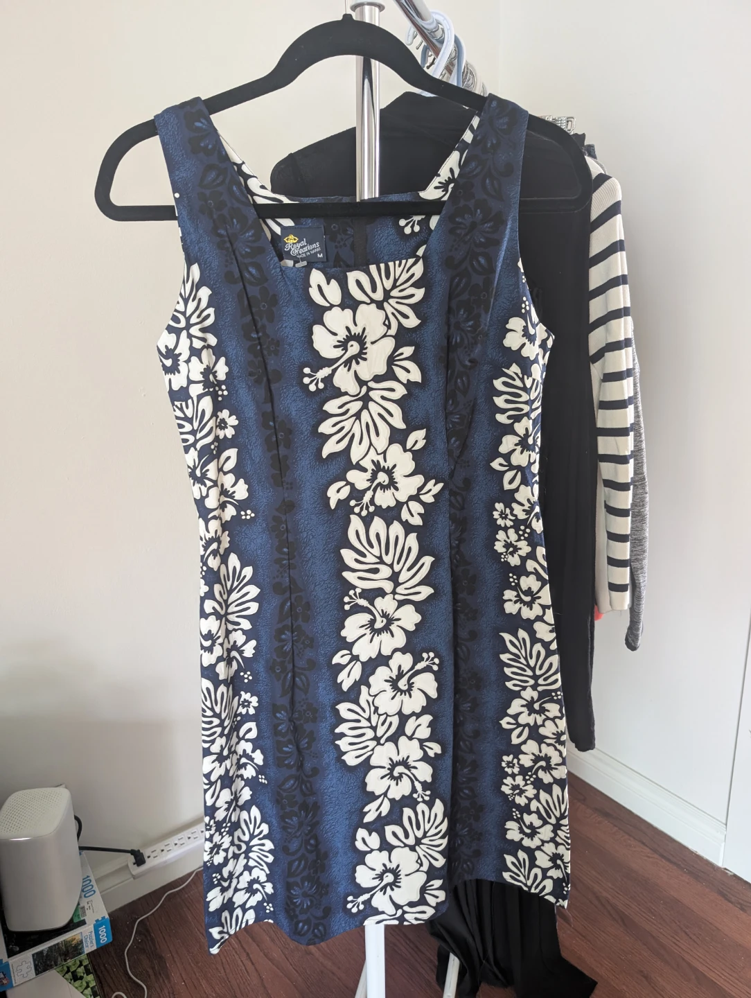 Royal Creations Hawaiian Dress - Size Medium